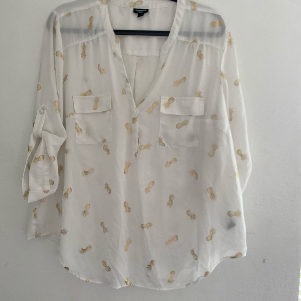 torrid-- Size 2-- White with Golden Pineapples
